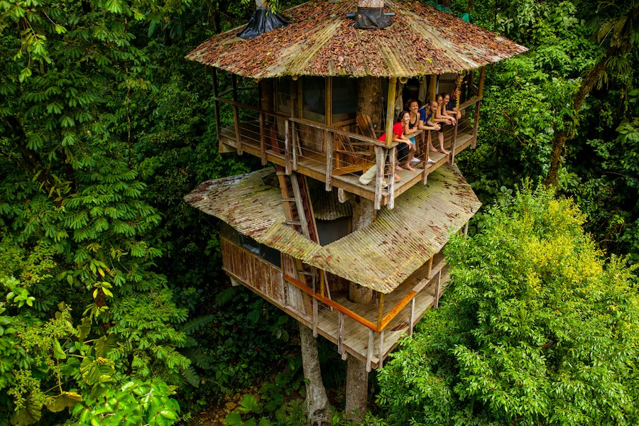 Nádherná Kostarika v sebe skrýva nevídaný poklad, ktorým sú domy na stromoch. Bývali by ste tak aj vy?