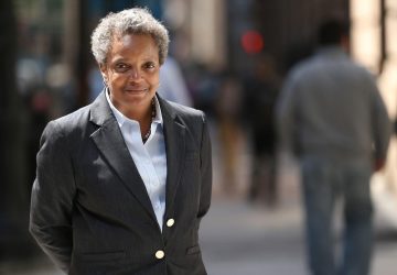 Je lesbička a prvá afroamerická starostka Chicaga. Lori Lightfoot získala viac ako 70 % hlasov